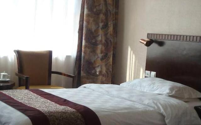 Yantai Celebrity Hotel