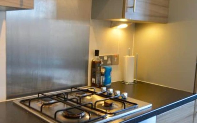 1 Bedroom Penthouse Apartment Near Murrayfield Sleeps 4