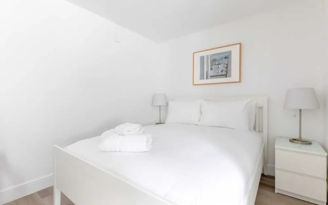 Sleek & Well-connected Studio Flat Archway!