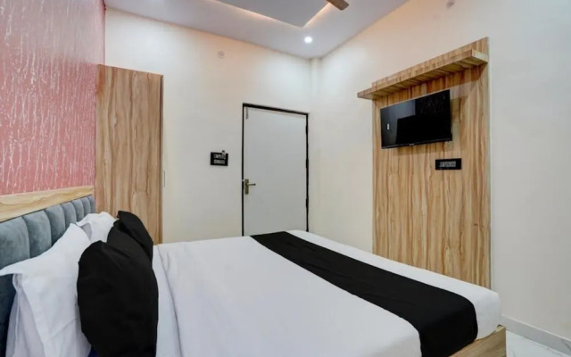 Goroomgo Vrrinda Residency Varanasi