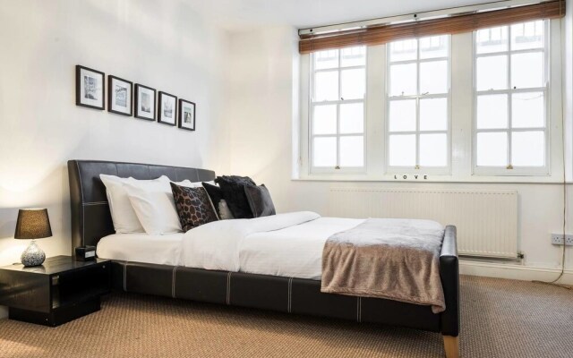 Spacious 2BR Home in Islington - up to 6 Guests!