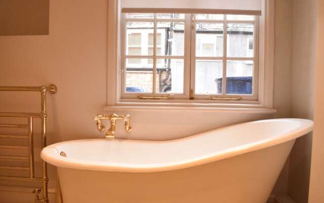 1 Bedroom Mayfair Apartment Near Hyde Park
