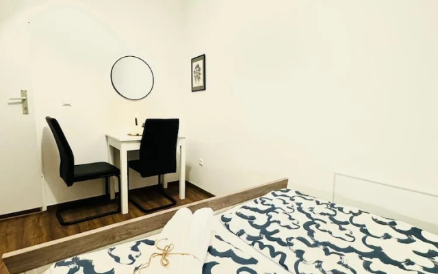 5BR Apt For 10 Walk to Kaufpark Alterlaa