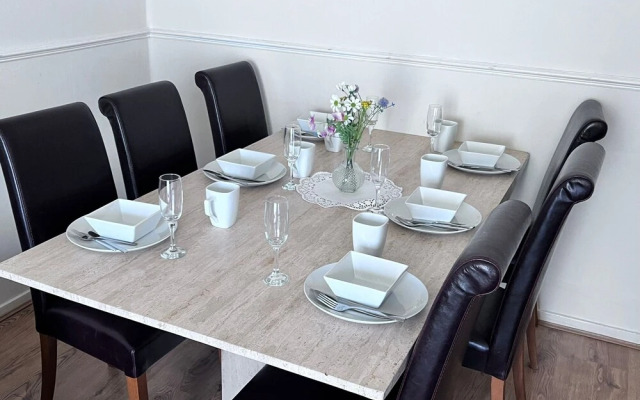 Beautiful 3-bed House in High Wycombe