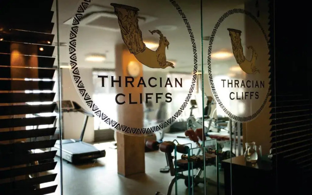 Thracian Cliffs Owners Apartments