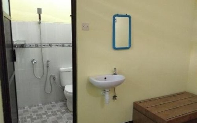 Yellow Hostel