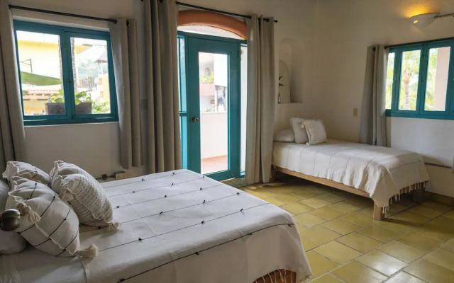 Sayulita Central Hotel