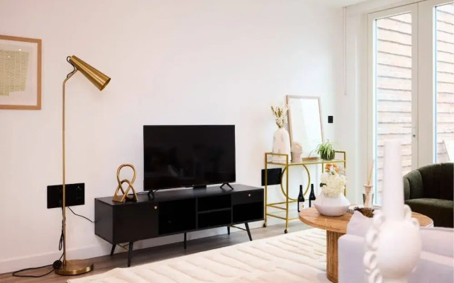 The Tottenham Paradise - Ravishing 2bdr Flat With Balcony