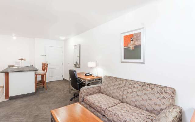 Hawthorn Suites by Wyndham Victorville