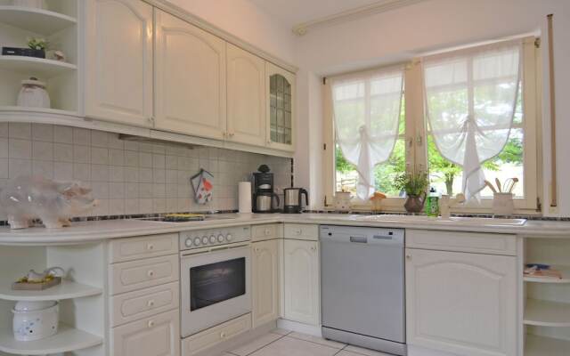 Modern Apartment in Reiste near Forest