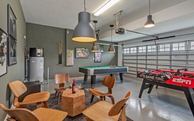 6 Bdrmgolf Coursegated Resort