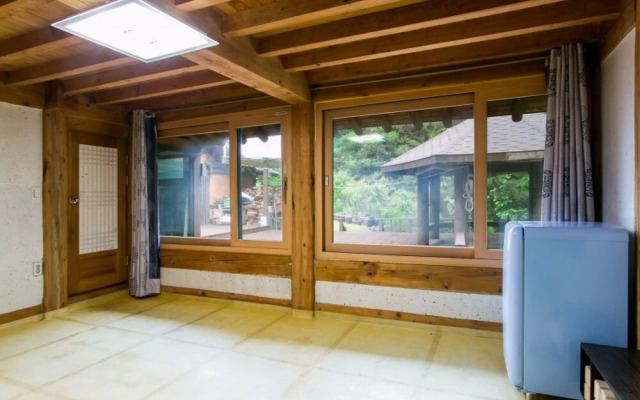 Youngwol Dudeokgol Hyu Pension