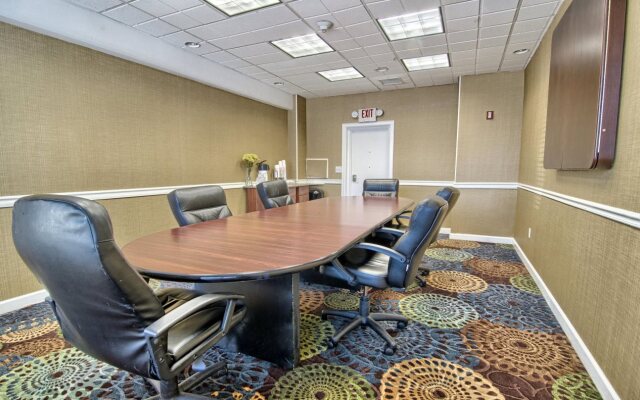 Holiday Inn Express Detroit-Birmingham by IHG