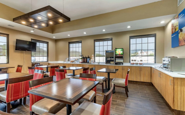 Comfort Inn Marion near Downtown & Blue Ridge PKWY