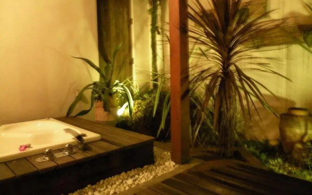 Oyo 43999 Hotel Allamanda