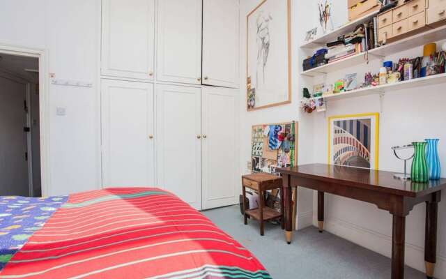 Beautiful and Light Chelsea 1 Bed Apartment