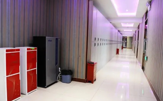 Zhumengzhe Capsule Hotel (Kunming Railway Station)