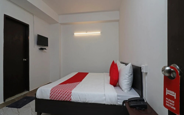 OYO Flagship 26898 Galleria