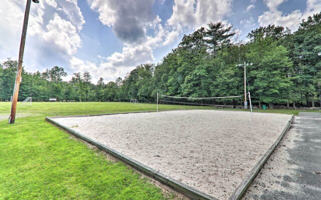 Grill & Games: Family Home in East Stroudsburg!