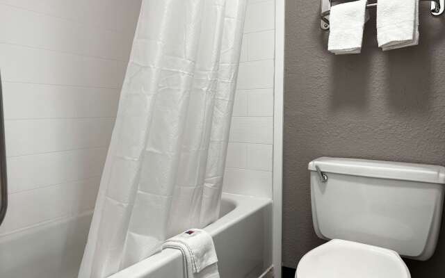 Motel 6 Hazelwood, MO
