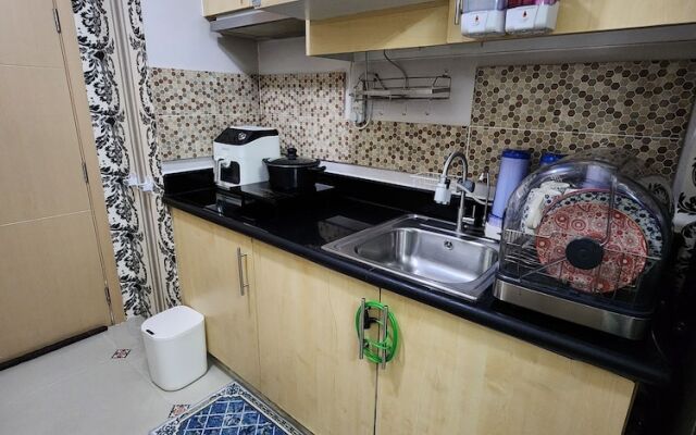 Elegant Studio @ Grass Residences 1-5 persons only, Quezon City