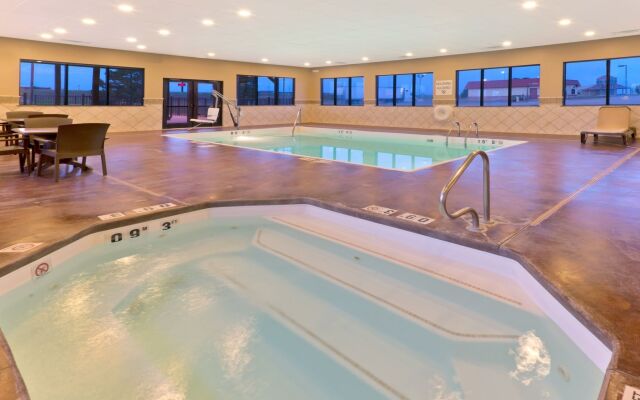 Holiday Inn Express Hotel & Suites Colby by IHG