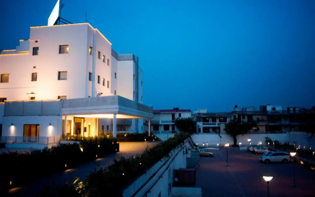 Vibe By The LaLiT Traveller