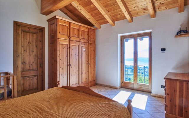 House Ronco Dongo 32460