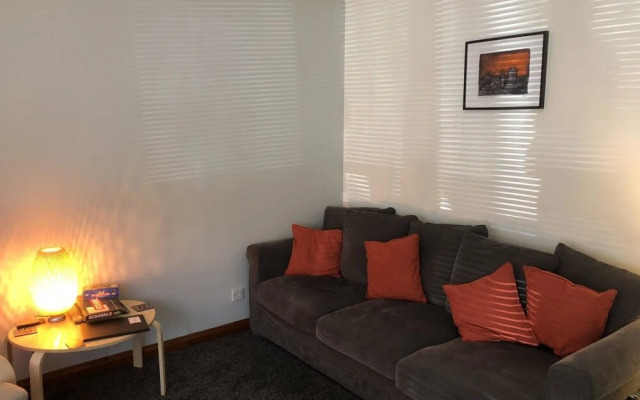 NEW Super 2BD Flat Near Dalkeith Town Centre