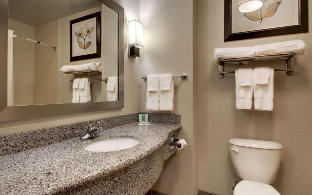 Comfort Suites Airport