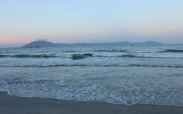 GM Doc Let Beach Resort and Spa