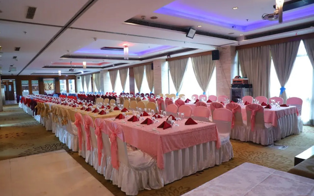Best Western Sky City