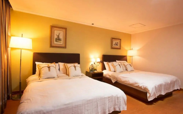 Yujin Hotel