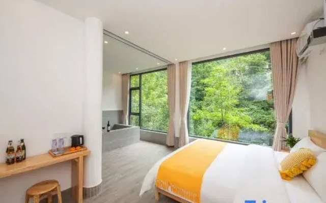 Wujian Private Hot Spring Homestay (Qingcheng Houshan)