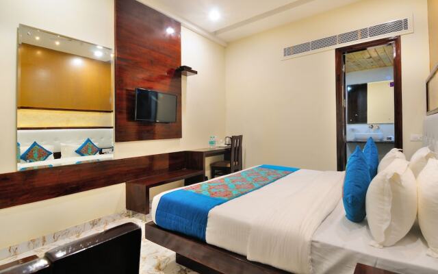 Vaccinated Staff- Capital O 43116 Hotel Grand