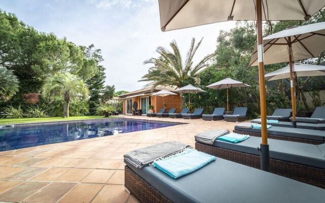 Villa Peacock