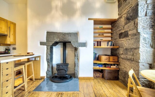 Lovely Central 1BR Flat in Prime Festival Location