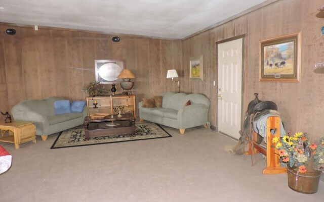 Grand Canyon Ranch & Outfitters