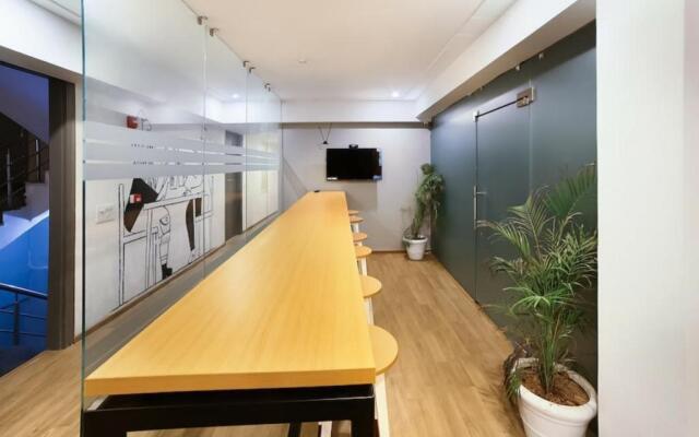Hotel Mavens Orange Gurgaon