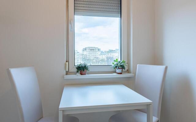 New with a View - Modern Studio