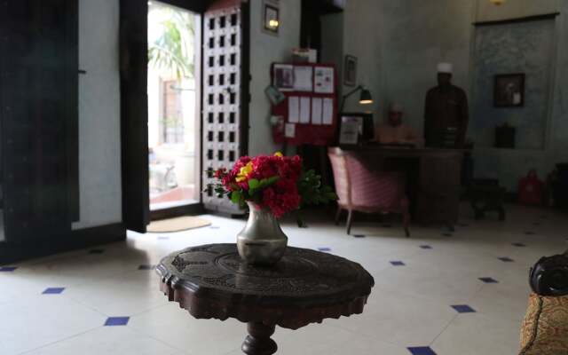 Emerson Spice Hotel