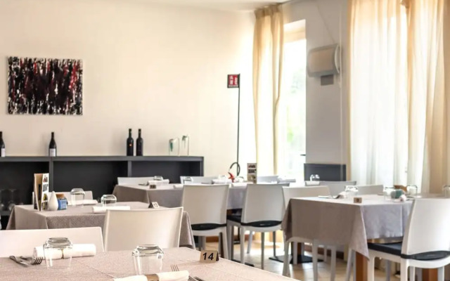 Apartment in Salo With Pool and Olive Groves