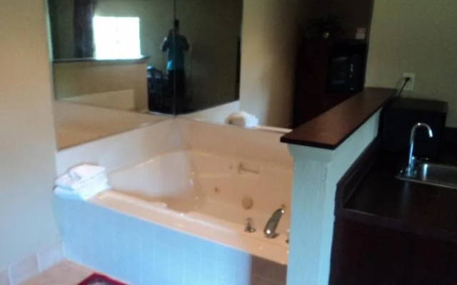 Garden Inn & Suites - Fitzgerald