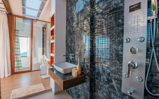 Baan La Ong Fah 2-Mon Jam