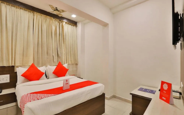 OYO 13141 Aniket Inn