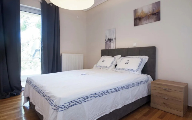Luxe 3 Bd Penthouse 5 Min from Drosia