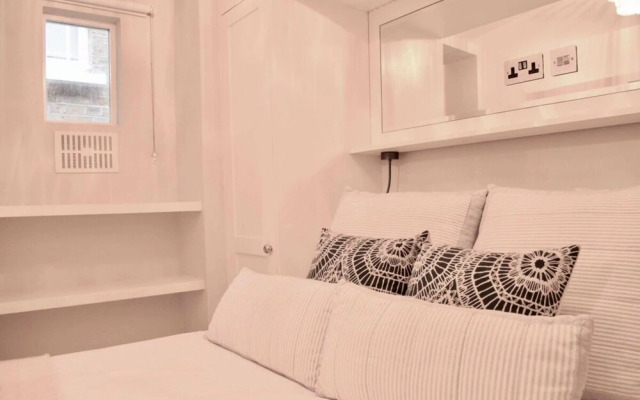 2 Bedroom Property Near Hyde Park