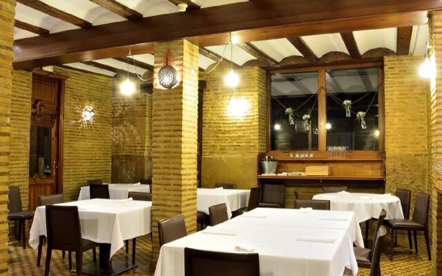 Ad Hoc Monumental Hotel