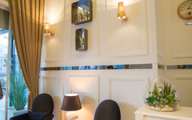 A Royal Suit Hotel
