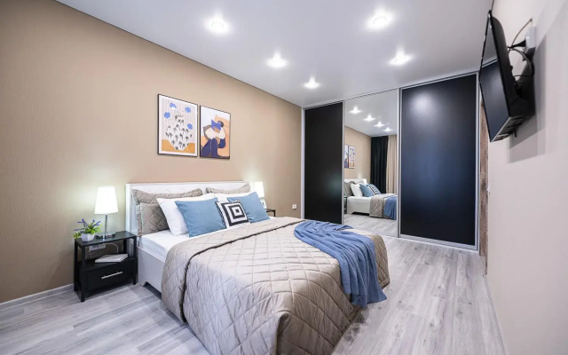 Five Stars on the embankment of the Hero of Russia Sour S.A. 23 - Apartment in تشيليابنسك - Photo 4